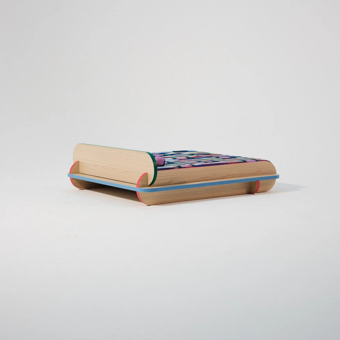 The Leo Bed – Modern Elevated Dog & Cat Bed